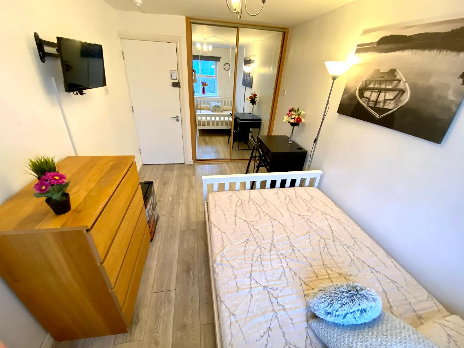 Double room near Westferry